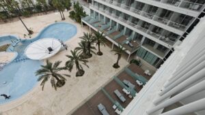 2ac4b956 c4b7 4bf9 9253 7db6e84dd046